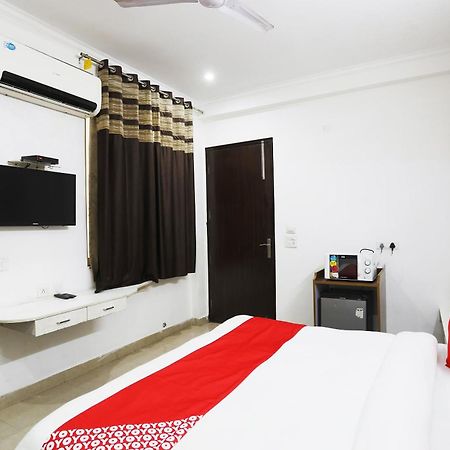 Super Collection O Tipsyy Inn 014 Gurgaon Buitenkant foto