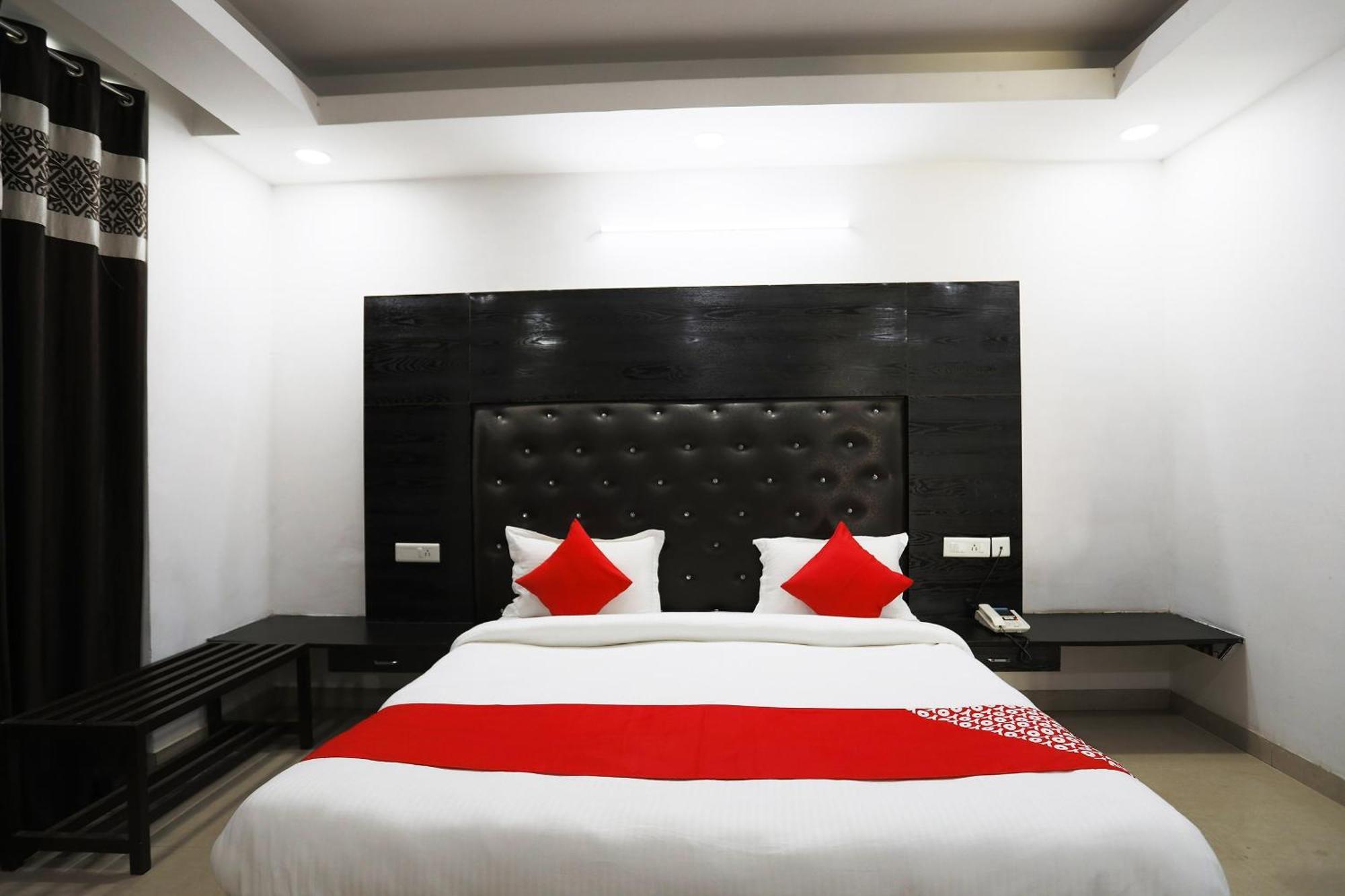 Super Collection O Tipsyy Inn 014 Gurgaon Buitenkant foto