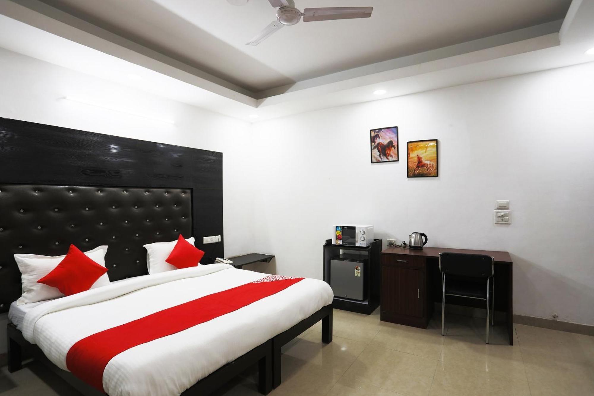 Super Collection O Tipsyy Inn 014 Gurgaon Buitenkant foto